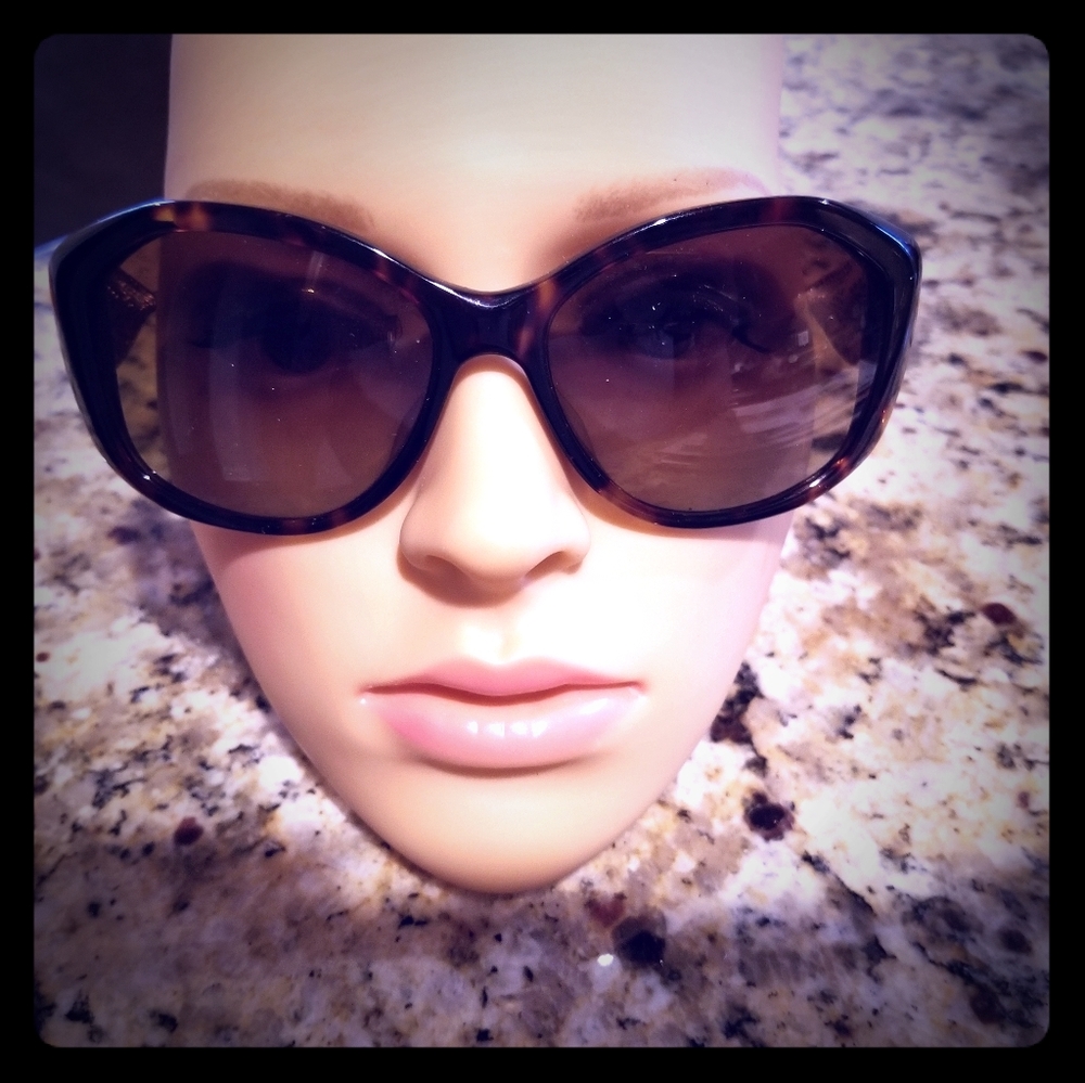 New Burberry Sunglasses Tortoise POLARIZED 😎